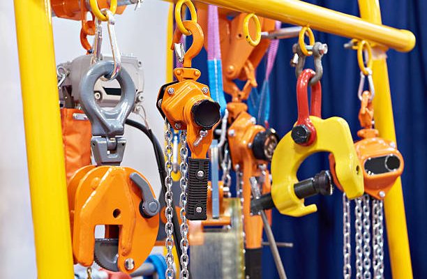 Manual hoisting equipments hook and chain on market store