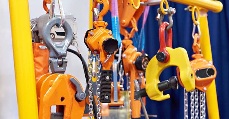 Manual hoisting equipments hook and chain on market store